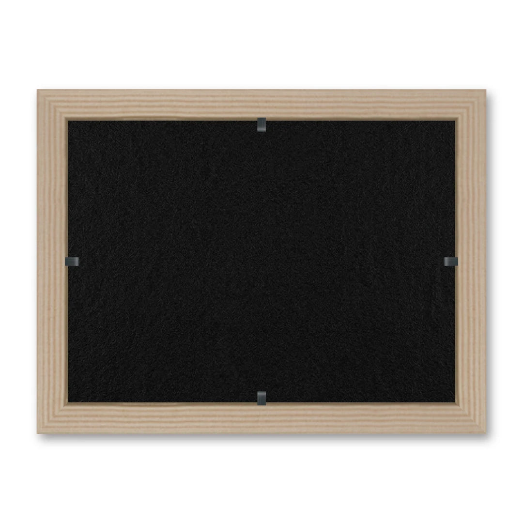 Il retro del kit cornice completa: il pannello in MDF montato nella battuta, di traverso