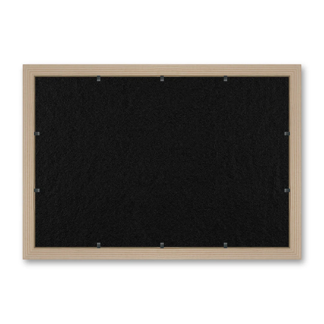 Il retro del kit cornice completa: il pannello in MDF montato nella battuta, di traverso