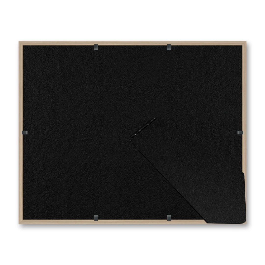 Il retro del kit cornice da tavolo: il pannello in MDF montato nella battuta, di traverso