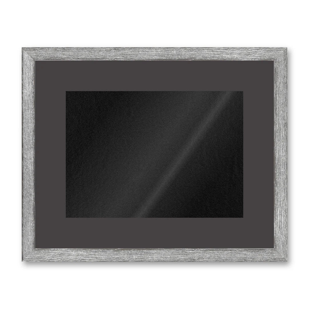 Il kit cornice da tavolo 13×18 cm di traverso su fondo bianco