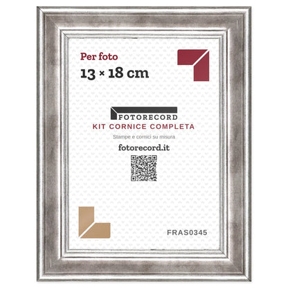 Il kit cornice completa 13×18 cm col foglio segnaposto Fotorecord: al suo posto va la tua foto