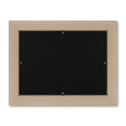 Il retro del kit cornice completa: il pannello in MDF montato nella battuta, di traverso