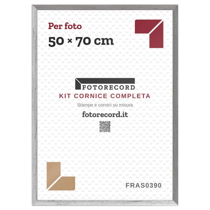 Il kit cornice completa 50×70 cm col foglio segnaposto Fotorecord: al suo posto va la tua foto