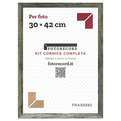 Il kit cornice completa 30×42 cm col foglio segnaposto Fotorecord: al suo posto va la tua foto