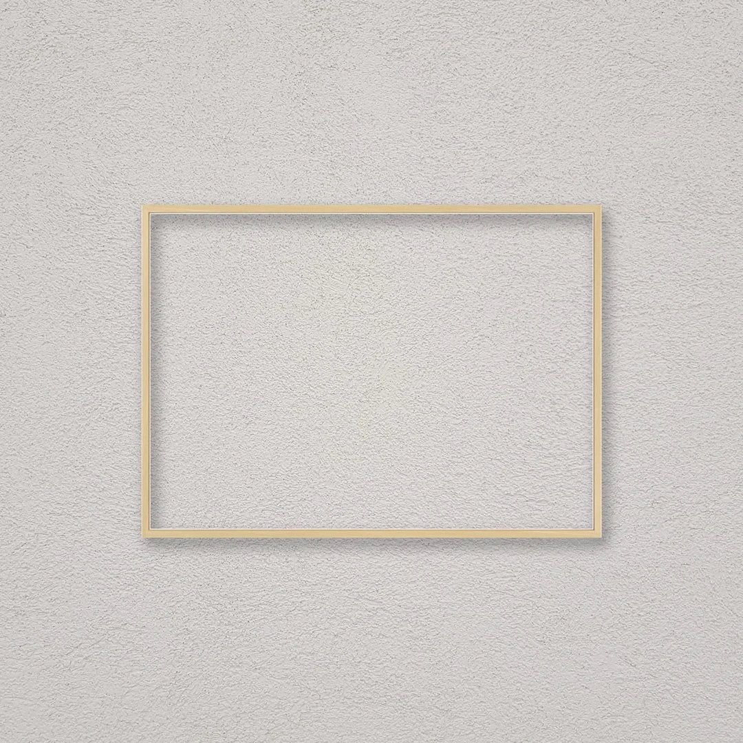 La cornice grezza 50×70 cm a parete di traverso: la cornice pronta per la tua immagine