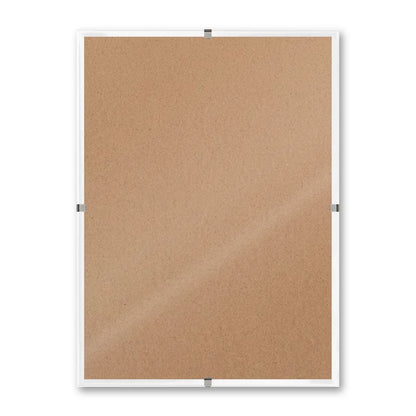 La montatura a giorno 13×18 cm su fondo bianco, senza stampa