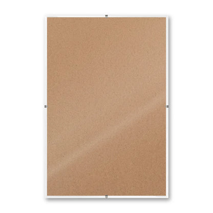 La montatura a giorno 20×30 cm su fondo bianco, senza stampa