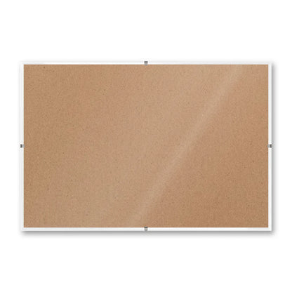 La montatura a giorno 20×30 cm di traverso su fondo bianco, senza stampa