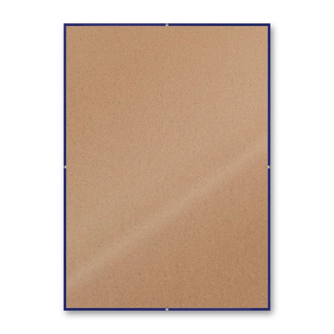 La montatura a giorno 30×42 cm su fondo bianco, senza stampa
