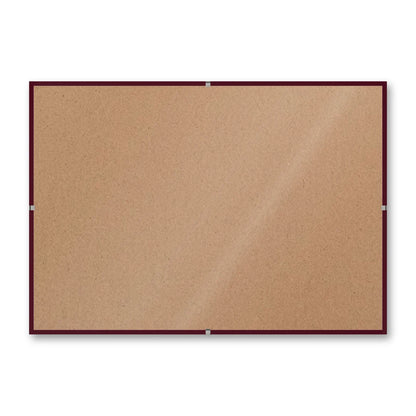 La montatura a giorno 21×30 cm di traverso su fondo bianco, senza stampa