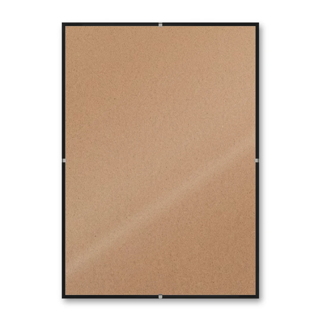 La montatura a giorno 21×29,7 cm su fondo bianco, senza stampa