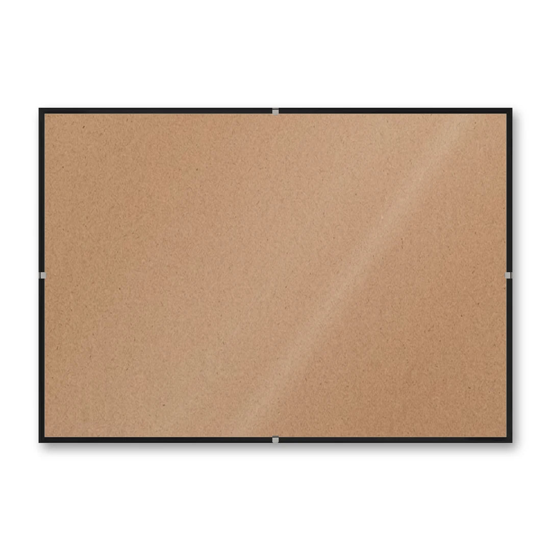 La montatura a giorno 21×30 cm di traverso su fondo bianco, senza stampa