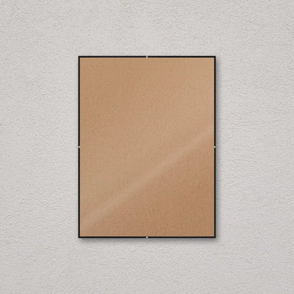 La montatura a giorno 30×40 cm a parete, senza stampa: attraverso il fronte si vede il retro in MDF
