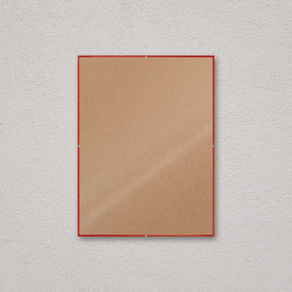 La montatura a giorno 30×40 cm a parete, senza stampa: attraverso il fronte si vede il retro in MDF