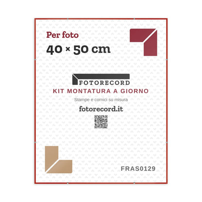 La montatura a giorno 40×50 cm col foglio segnaposto Fotorecord: al suo posto va la tua foto