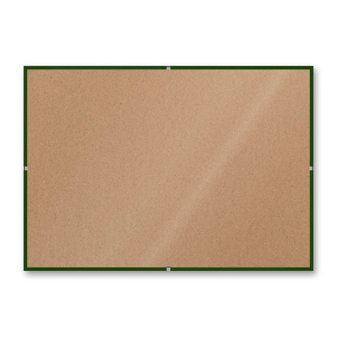 La montatura a giorno 21×30 cm di traverso su fondo bianco, senza stampa