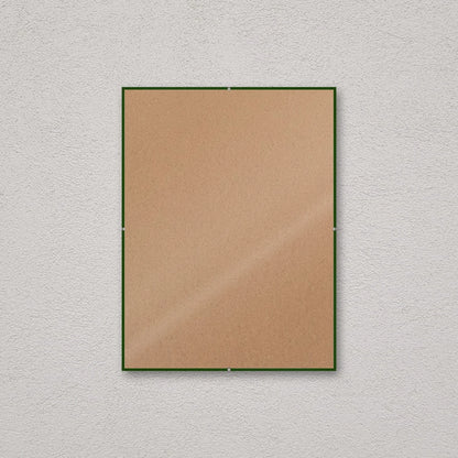 La montatura a giorno 30×40 cm a parete, senza stampa: attraverso il fronte si vede il retro in MDF