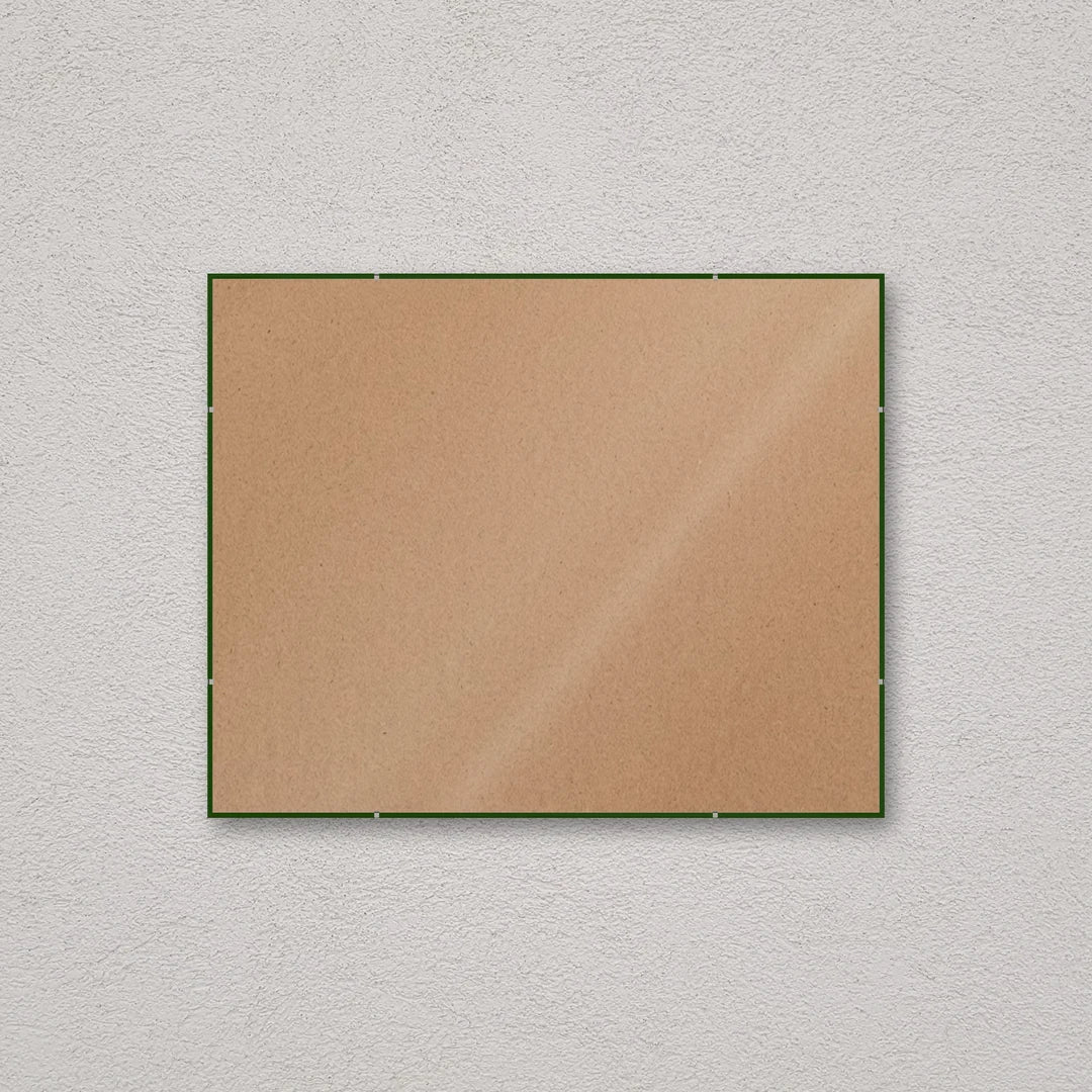La montatura a giorno 40×50 cm a parete di traverso, senza stampa: attraverso il fronte si vede il retro in MDF