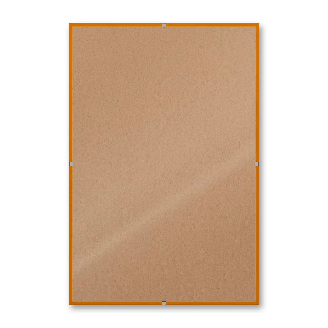 La montatura a giorno 20×30 cm su fondo bianco, senza stampa