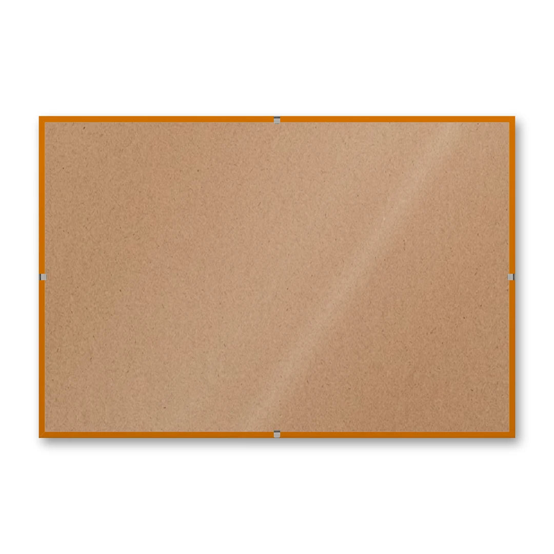 La montatura a giorno 20×30 cm di traverso su fondo bianco, senza stampa