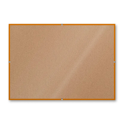 La montatura a giorno 21×29,7 cm di traverso su fondo bianco, senza stampa