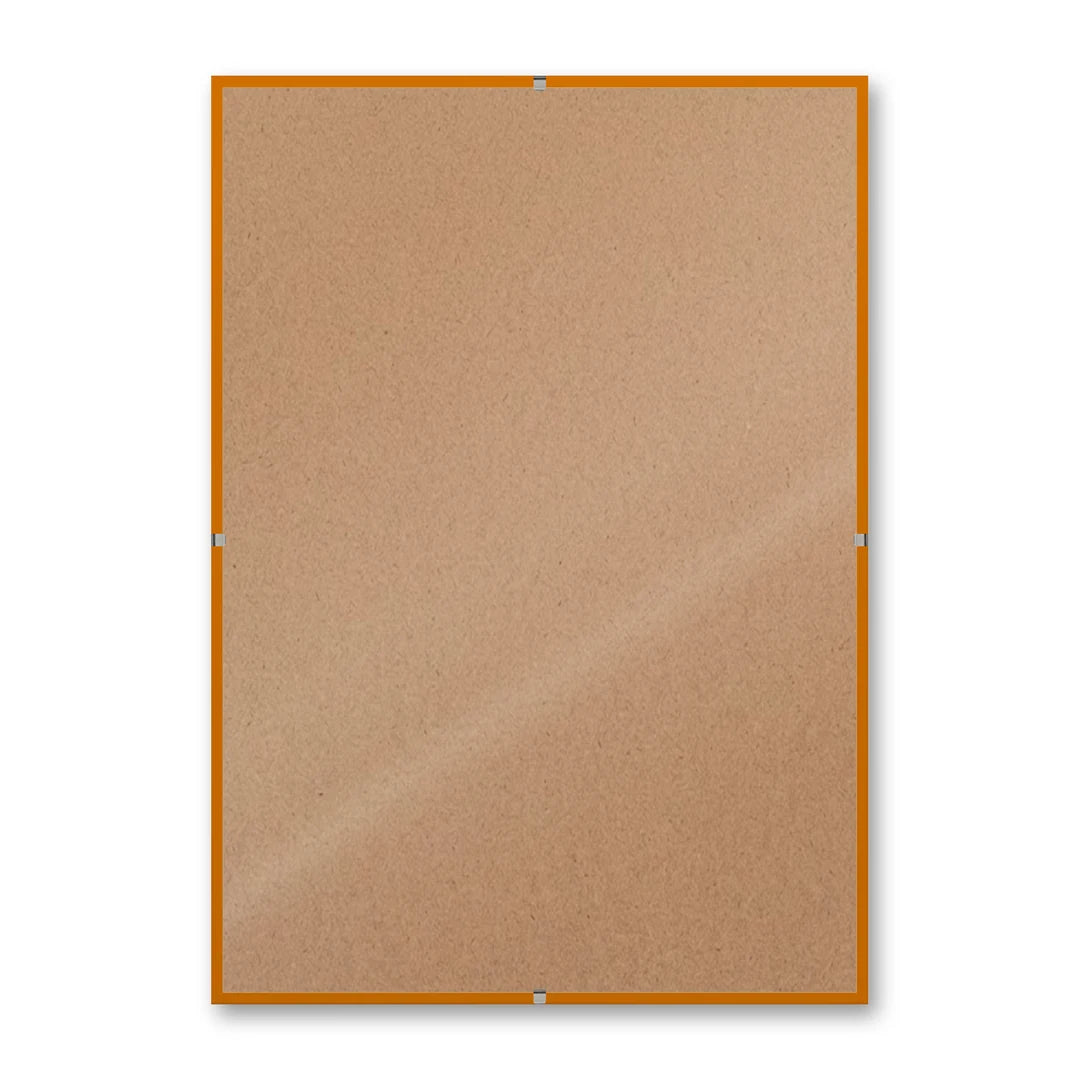 La montatura a giorno 21×30 cm su fondo bianco, senza stampa