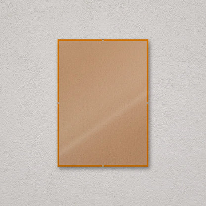 La montatura a giorno 21×30 cm a parete, senza stampa: attraverso il fronte si vede il retro in MDF