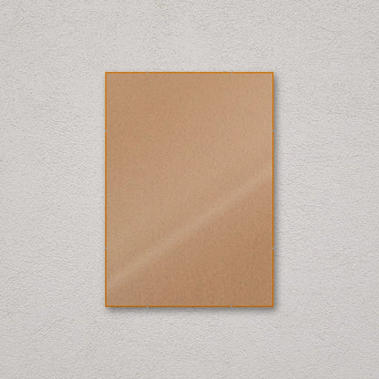 La montatura a giorno 50×70 cm a parete, senza stampa: attraverso il fronte si vede il retro in MDF