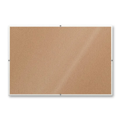 La montatura a giorno 20×30 cm di traverso su fondo bianco, senza stampa