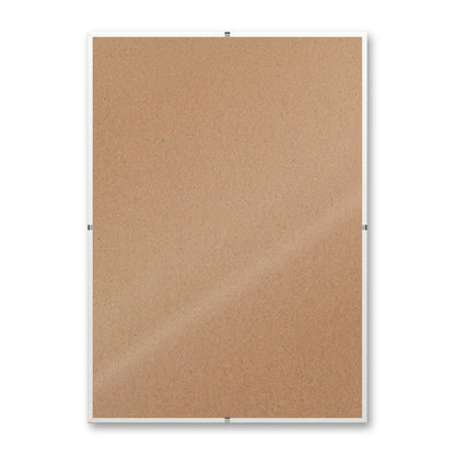 La montatura a giorno 21×29,7 cm su fondo bianco, senza stampa