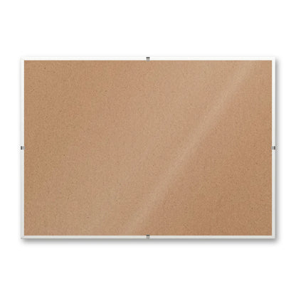 La montatura a giorno 21×29,7 cm di traverso su fondo bianco, senza stampa