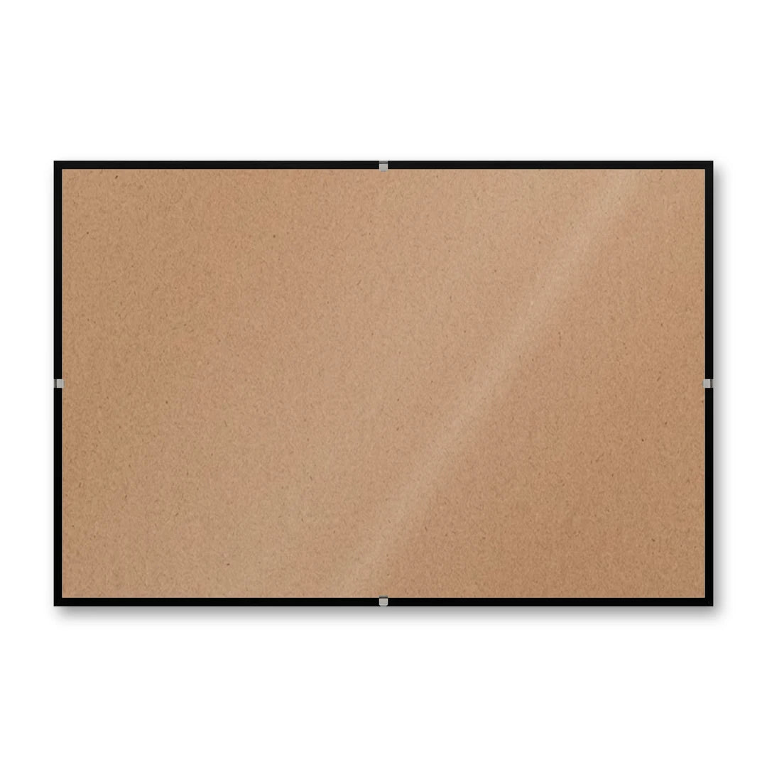 La montatura a giorno 20×30 cm di traverso su fondo bianco, senza stampa