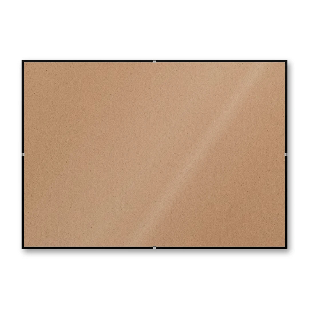 La montatura a giorno 29,7×42 cm di traverso su fondo bianco, senza stampa