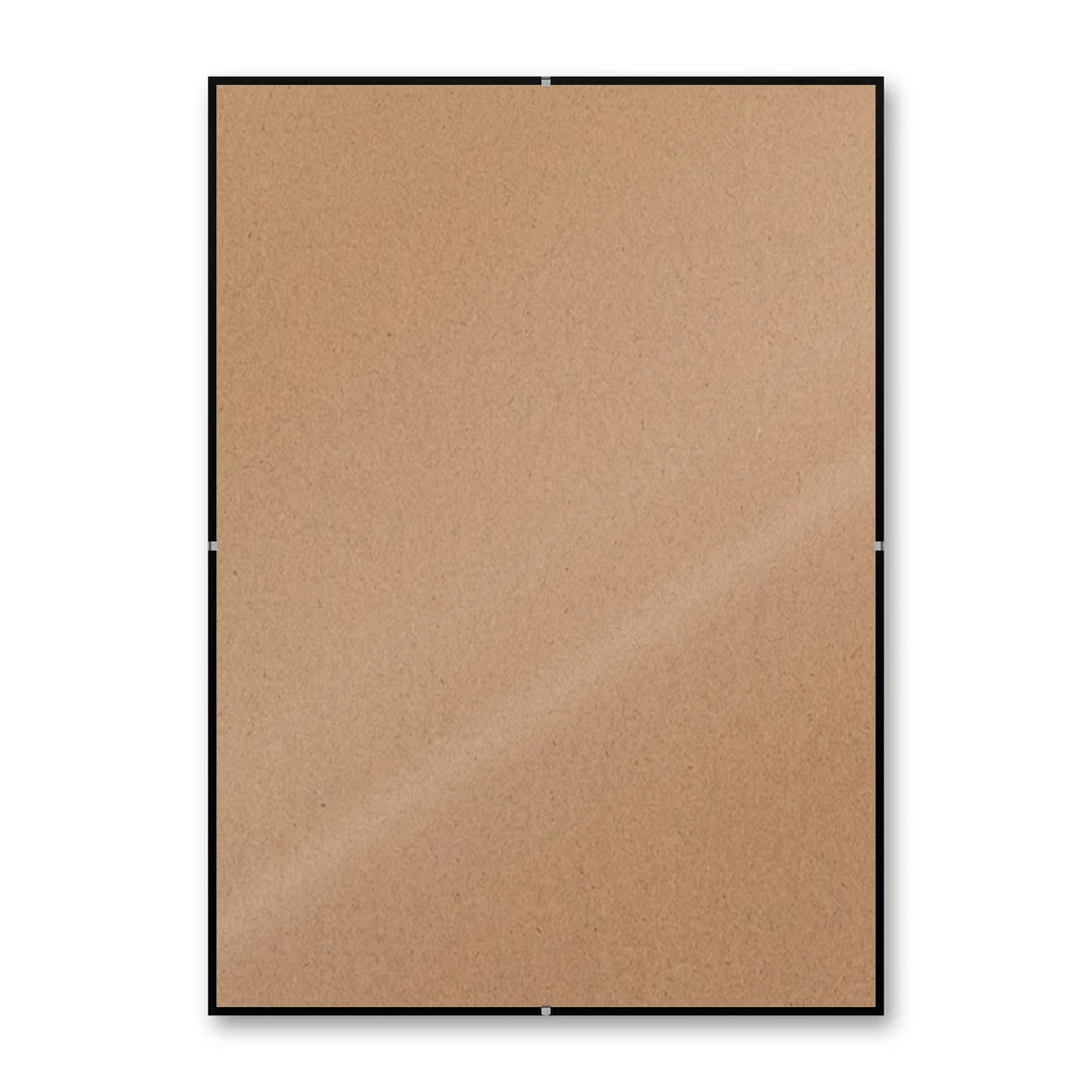 La montatura a giorno 30×42 cm su fondo bianco, senza stampa