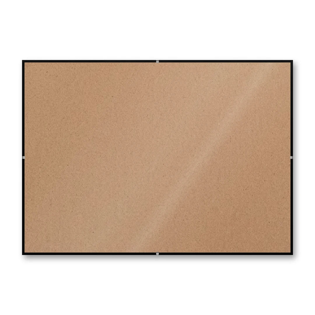 La montatura a giorno 30×42 cm di traverso su fondo bianco, senza stampa
