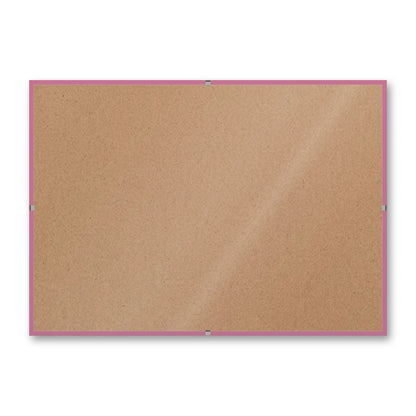 La montatura a giorno 21×29,7 cm di traverso su fondo bianco, senza stampa