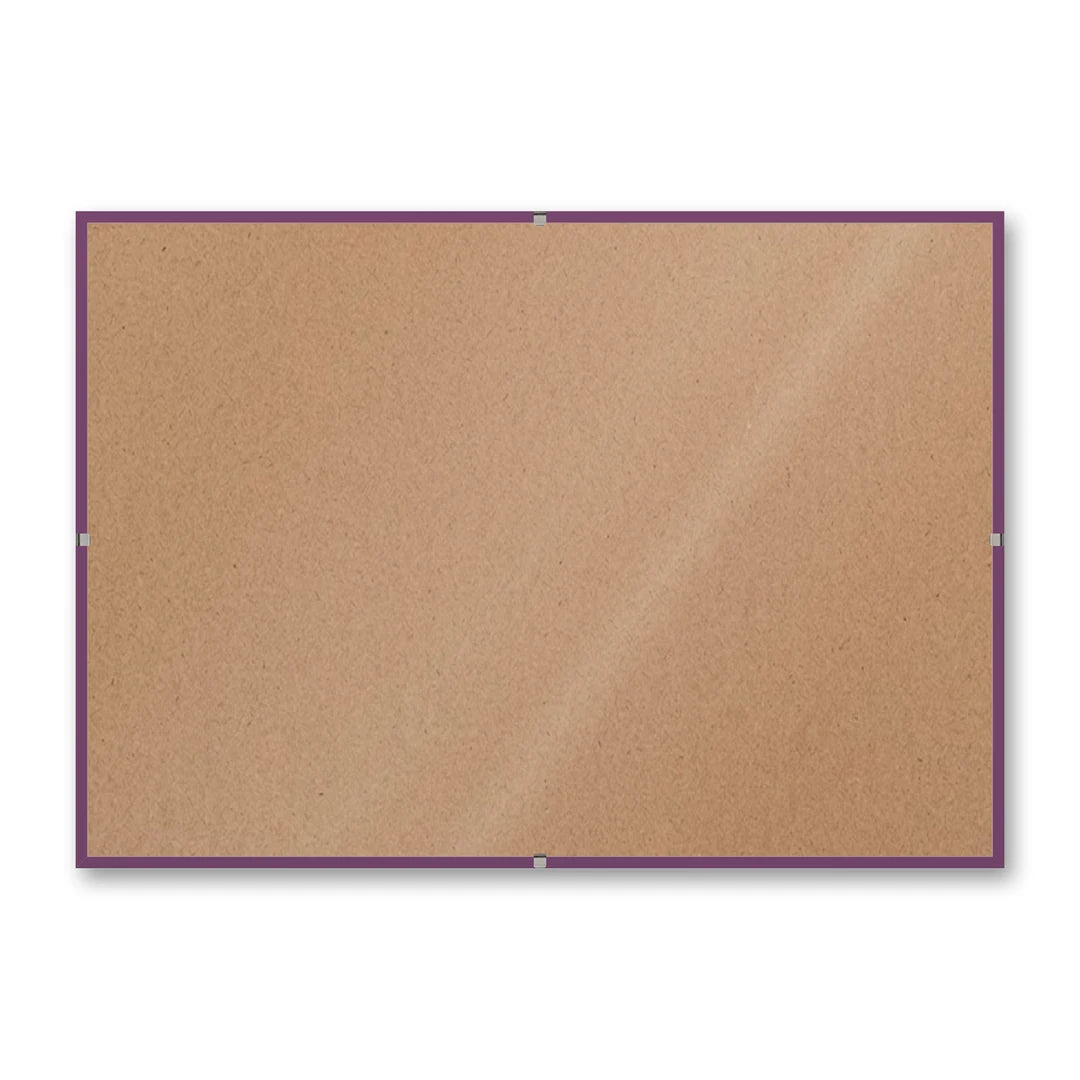 La montatura a giorno 21×30 cm di traverso su fondo bianco, senza stampa