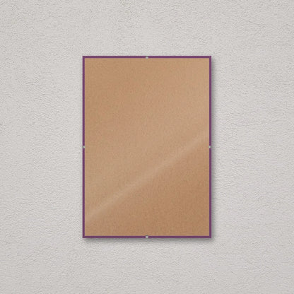 La montatura a giorno 21×30 cm a parete, senza stampa: attraverso il fronte si vede il retro in MDF