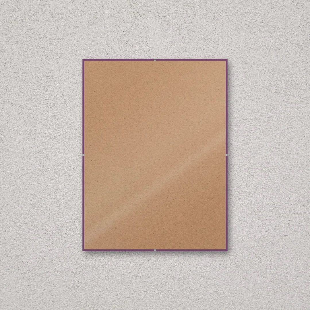 La montatura a giorno 30×40 cm a parete, senza stampa: attraverso il fronte si vede il retro in MDF