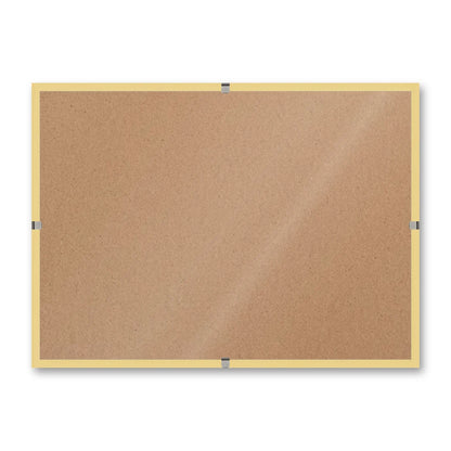 La montatura a giorno 13×18 cm di traverso su fondo bianco, senza stampa