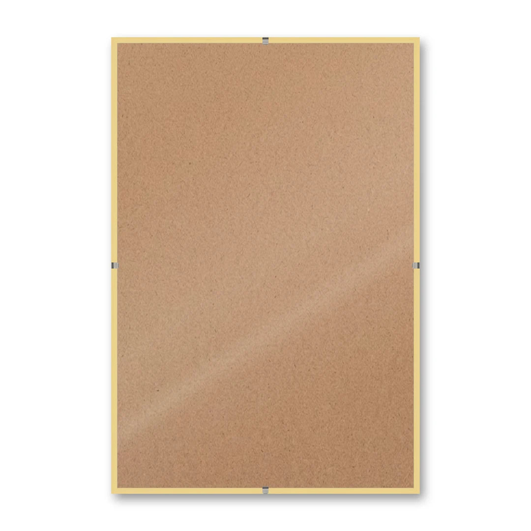 La montatura a giorno 20×30 cm su fondo bianco, senza stampa