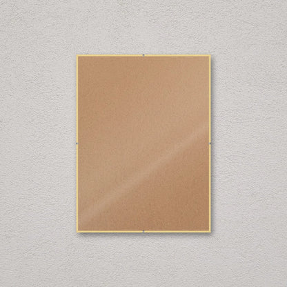 La montatura a giorno 30×40 cm a parete, senza stampa: attraverso il fronte si vede il retro in MDF