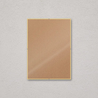 La montatura a giorno 30×42 cm a parete, senza stampa: attraverso il fronte si vede il retro in MDF
