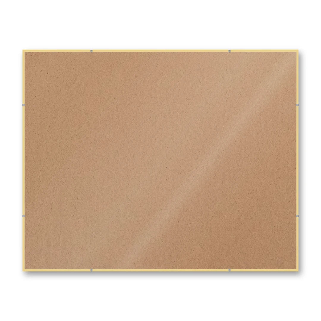 La montatura a giorno 40×50 cm di traverso su fondo bianco, senza stampa