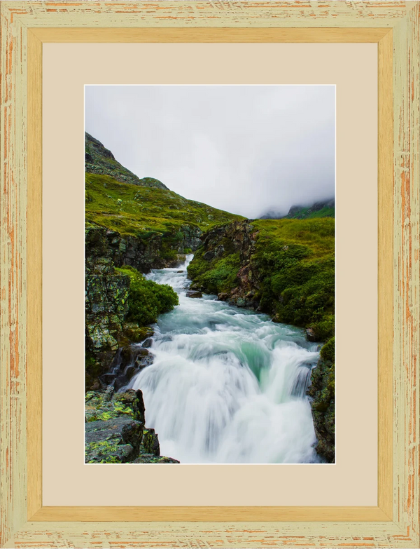Cascata Alpina — Ischgl, Austria — Opera incorniciata 30×45 cm · cornice verde salvia | Andrea Calanca