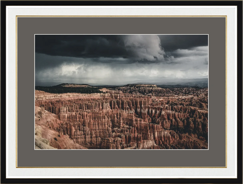 Bryce Canyon — Utah, USA — Opera incorniciata 45×30 cm · cornice nera | Filippo Mondello