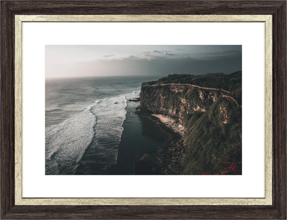 Scogliere sull’Oceano — Paesaggio Costiero — Opera incorniciata 45×30 cm · cornice grigio fumo | Filippo Mondello