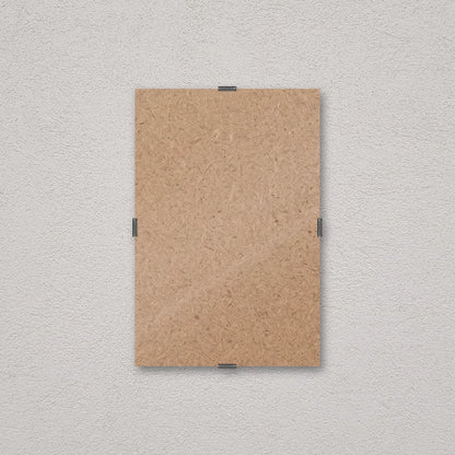 Il pannello solo vetro 10×15 cm a parete, senza stampa: attraverso il fronte si vede il retro in MDF