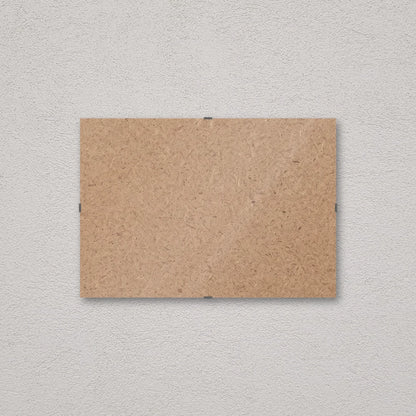 Il pannello solo vetro 21×30 cm a parete di traverso, senza stampa: attraverso il fronte si vede il retro in MDF