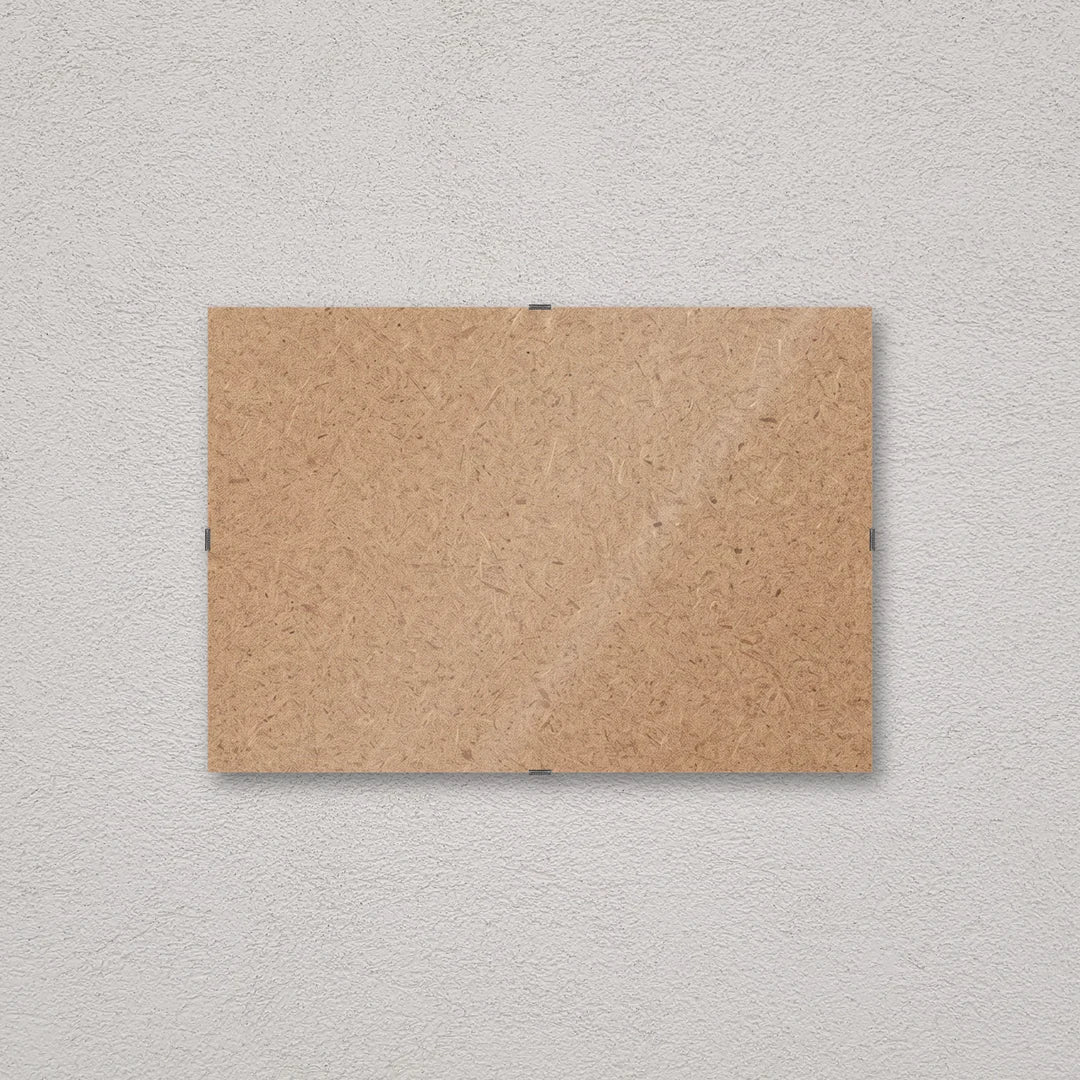 Il pannello solo vetro 21×30 cm a parete di traverso, senza stampa: attraverso il fronte si vede il retro in MDF